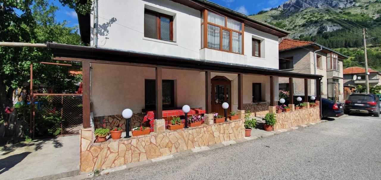 Къща За Гости Виктория Trigrad Exterior foto